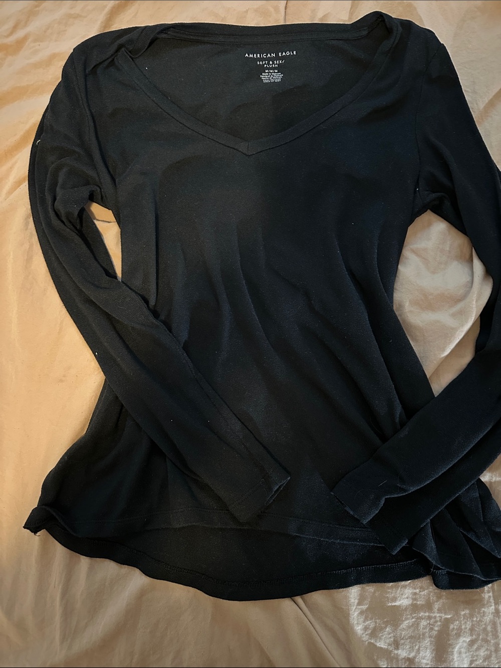 American Eagle Outfitters Black V-Neck Long Sleeve Tee